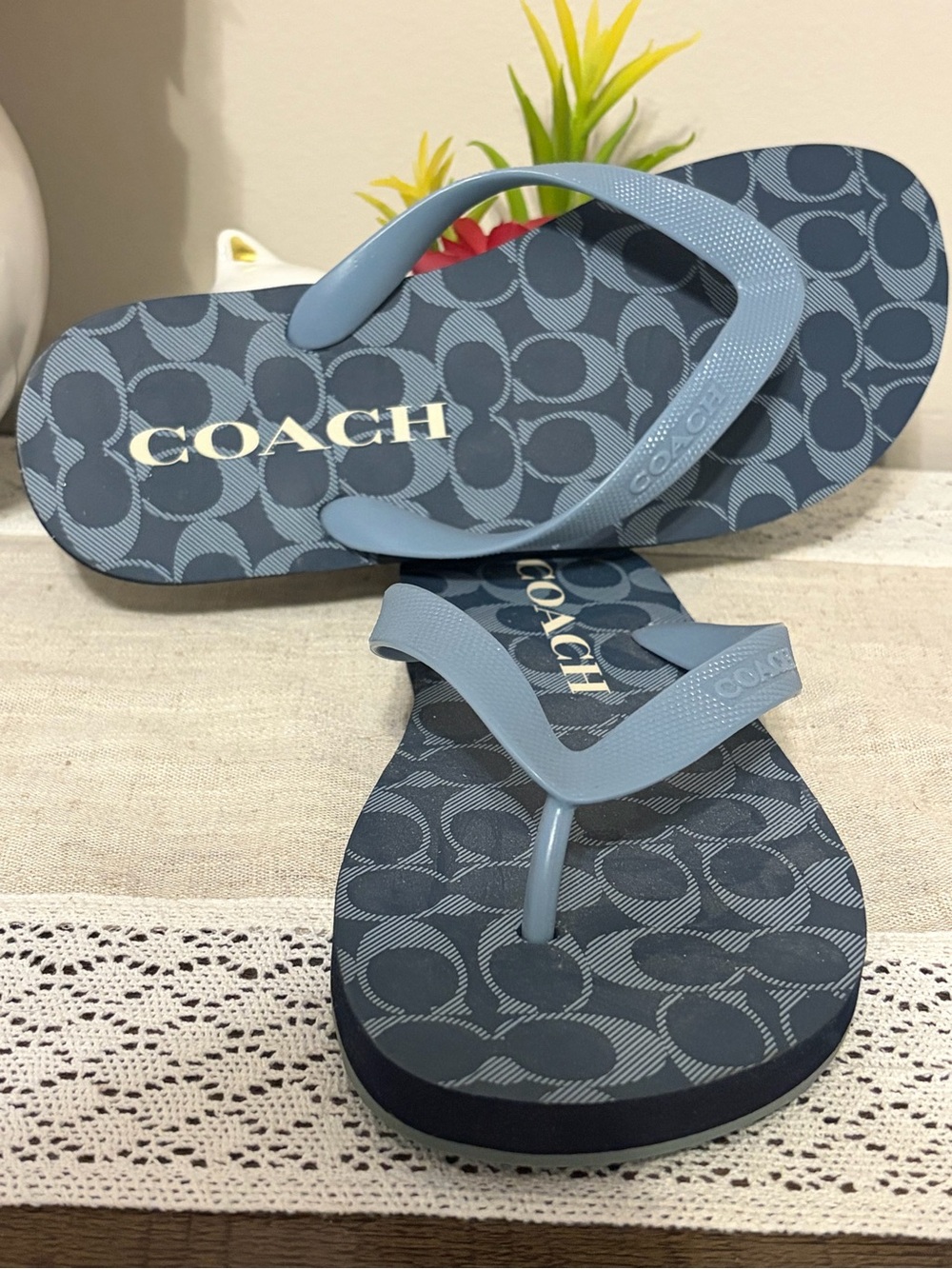 Coach Navy Signature Logo Flip Flops with Light Blue Straps size 7.5